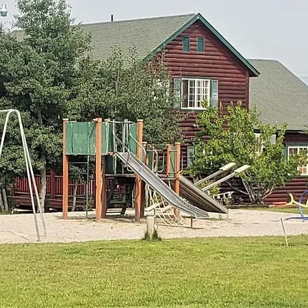 Wolf Den Log Cabin Motel And Rv Park