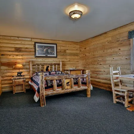 Wolf Den Log Cabin Motel And Rv Park