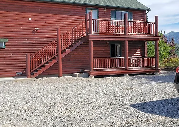 Motel Wolf Den Log And Rv Park 2*