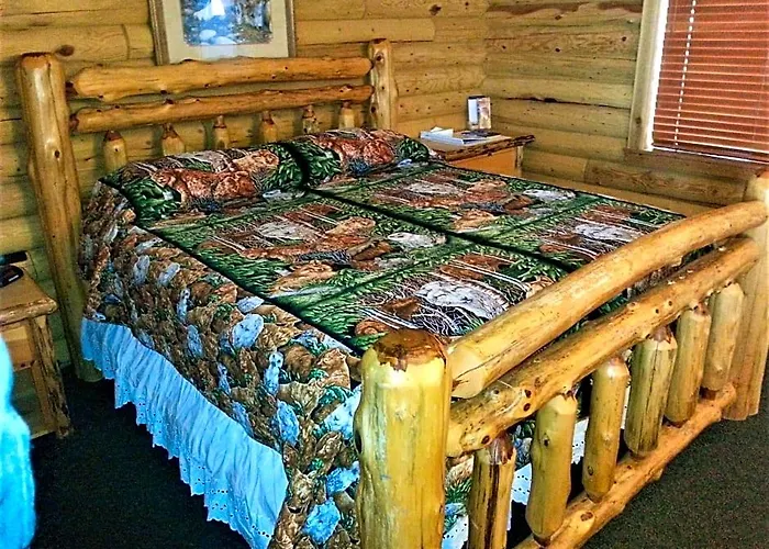 Motel Wolf Den Log And Rv Park Thayne