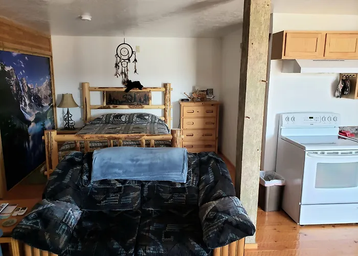 Wolf Den Log And Rv Park Motel 2*