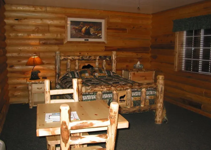 Motel Wolf Den Log And Rv Park