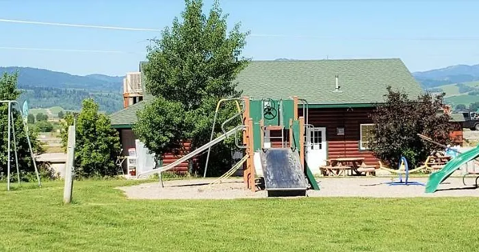Wolf Den Log And Rv Park Motel