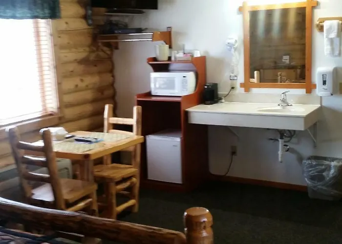 Wolf Den Log And Rv Park Motel